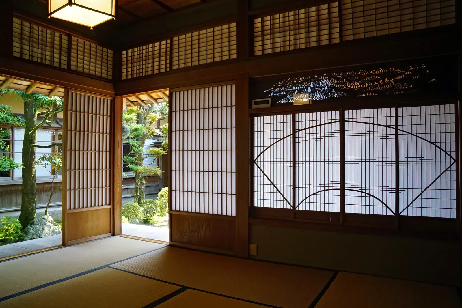 How Japanese homes use sliding doors and flexible rooms to change ...