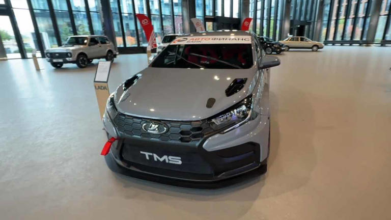 Lada brings together a 1971 rally classic and the new competition-spec ...