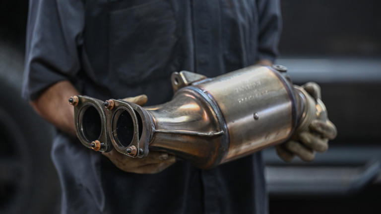 What's the difference between CARB compliant car parts vs. ones that ...