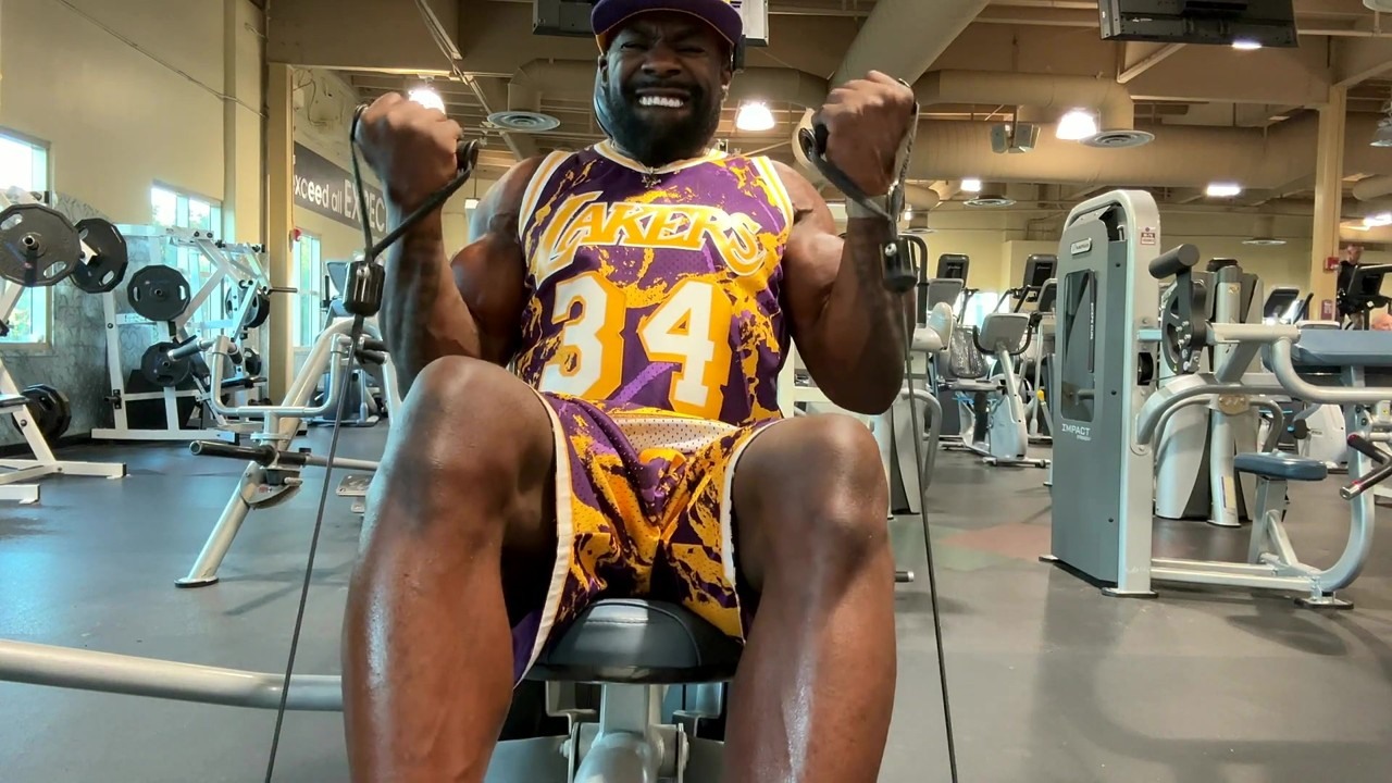 Kali Muscle adjusts his weight gain routine after a weigh-in