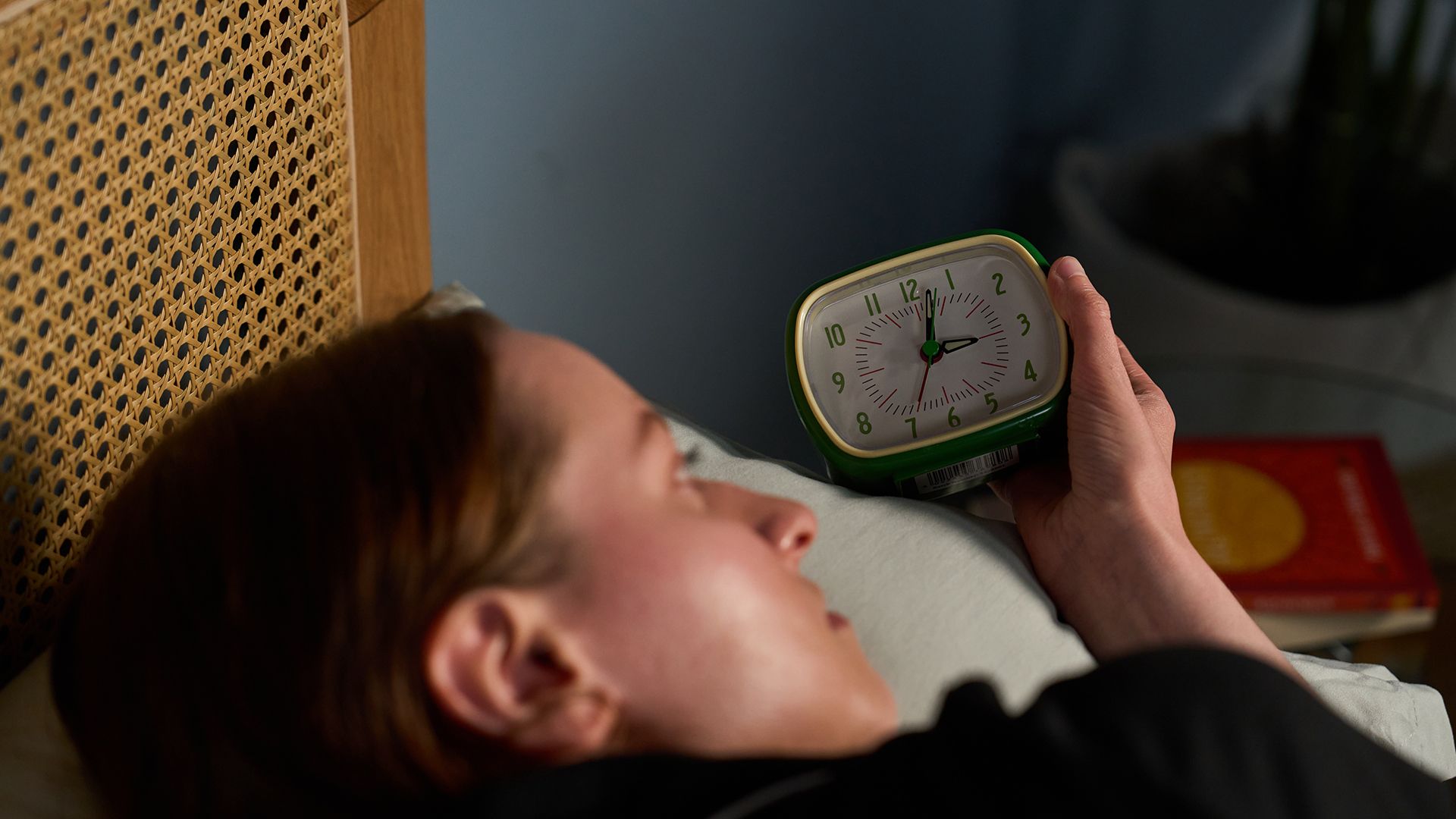 Waking up at 3 a.m. every night? This is what sleep doctors want you to know