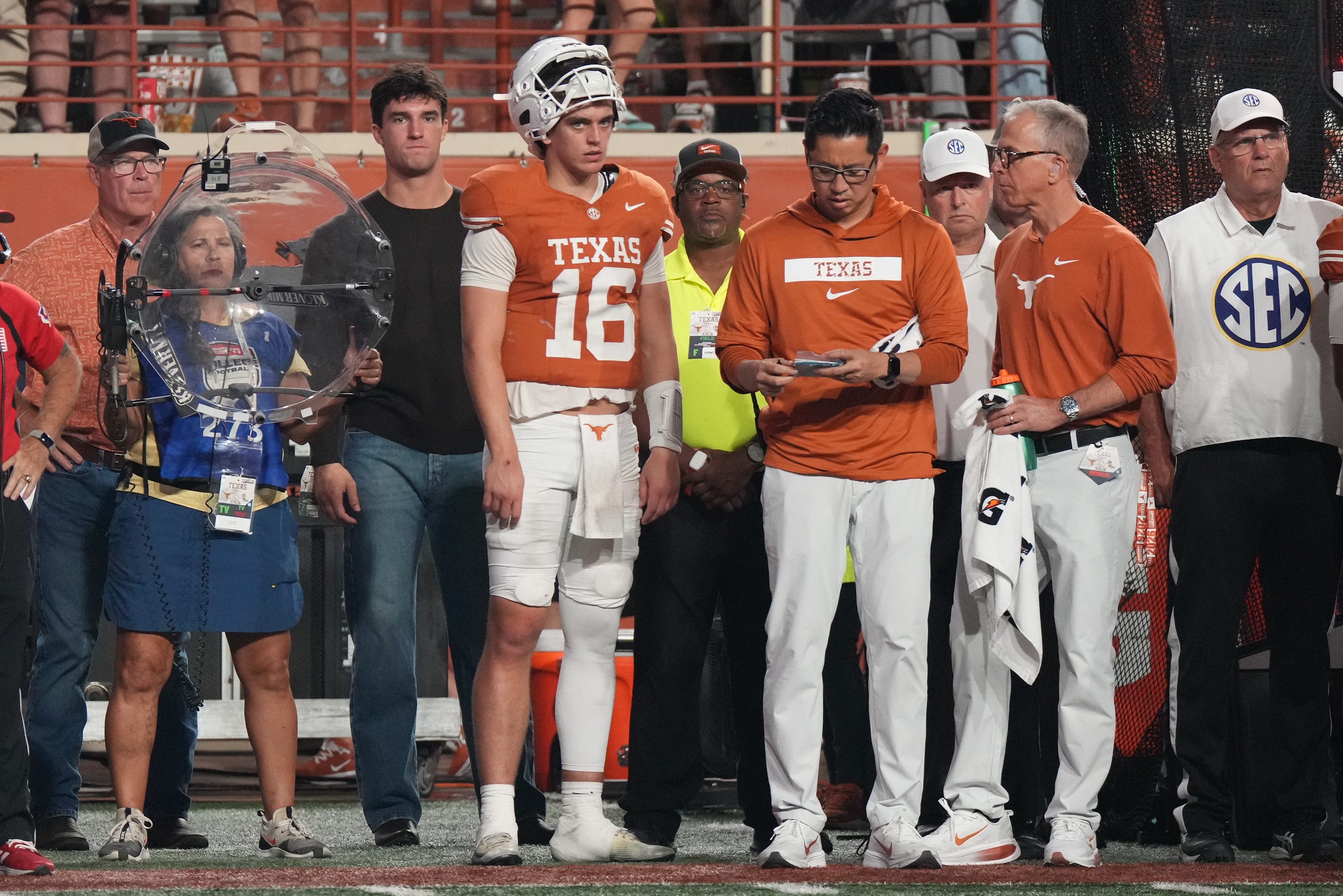 Arch Manning had classy message for Holly Rowe after Texas’ latest nail ...