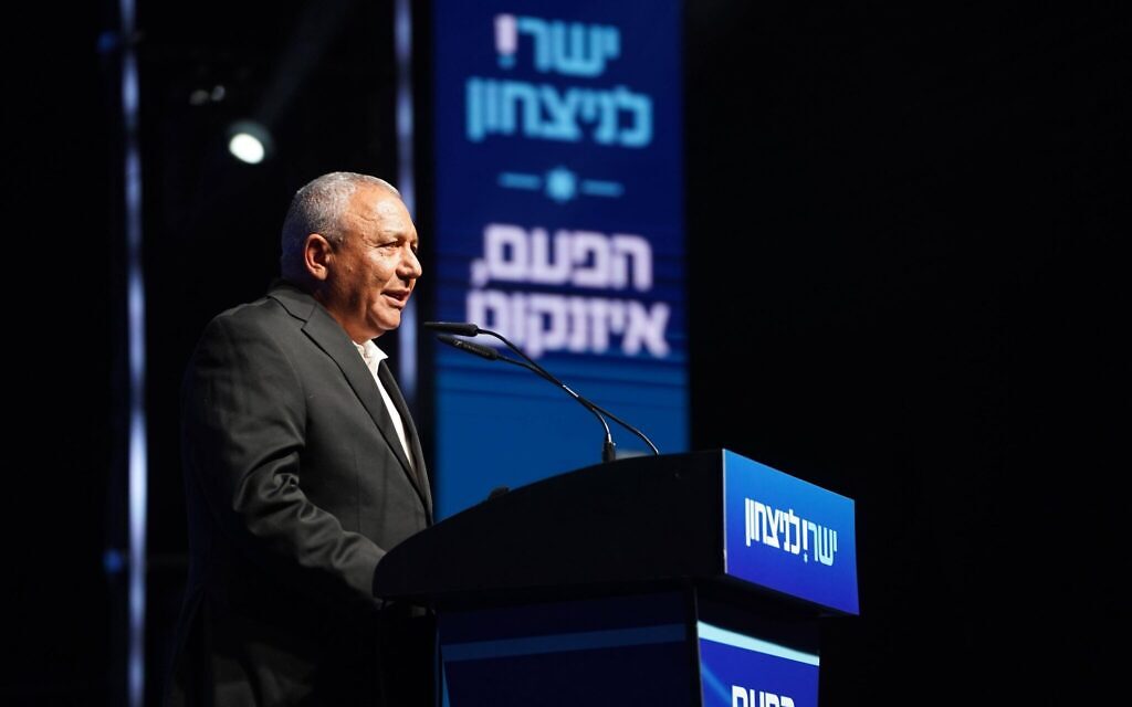 Eisenkot warns at campaign rally: Netanyahu will stop at nothing to stay in power