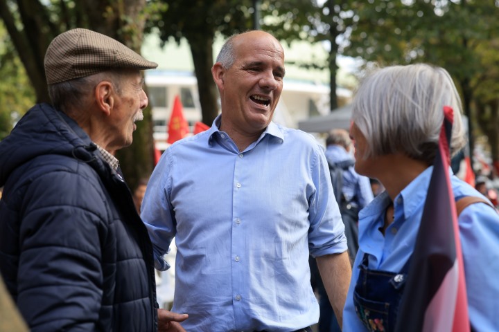 PCP avisa Montenegro de que não vai conseguir limitar direito à ...