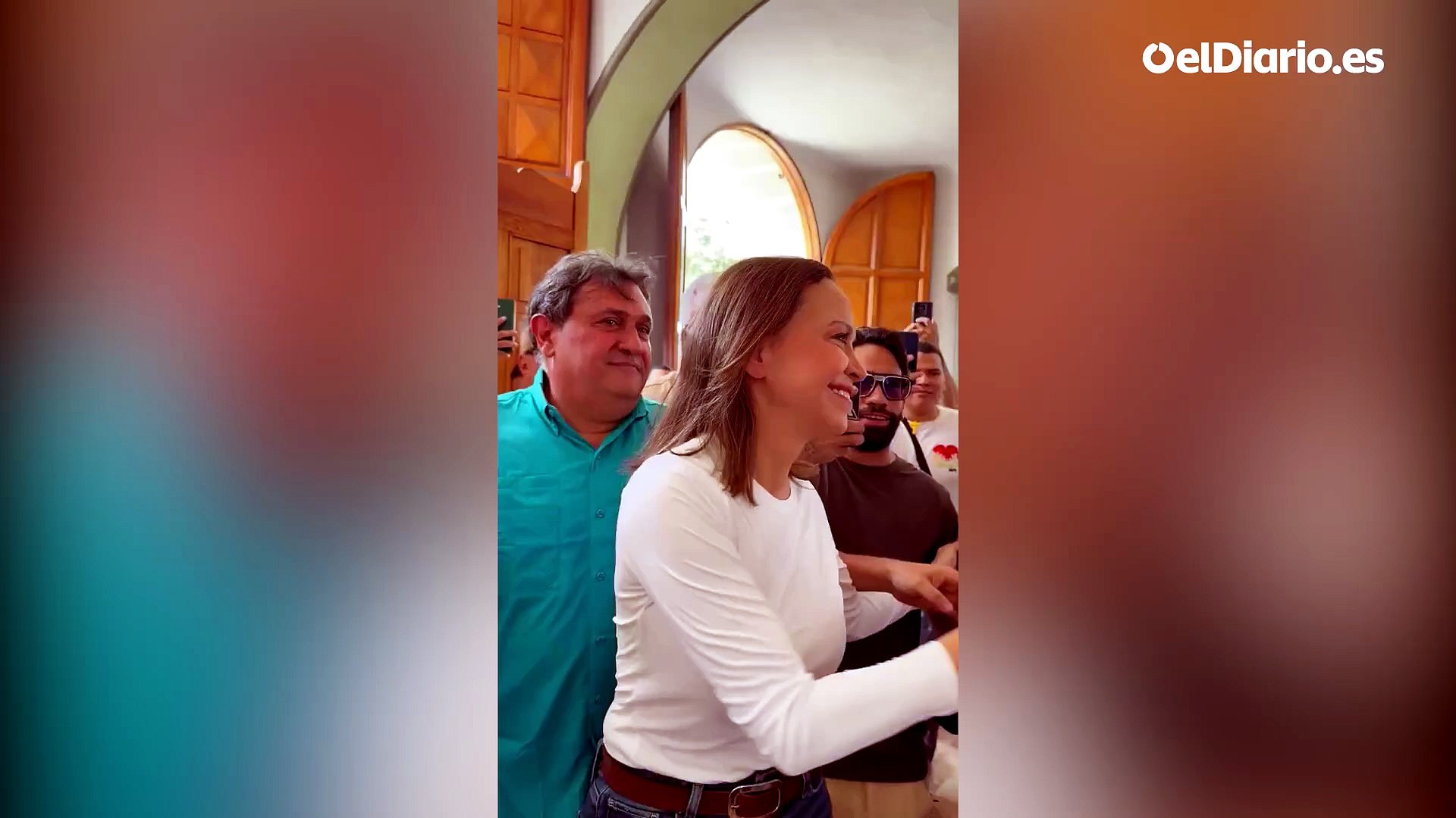 María Corina Machado vuelve a Venezuela y reaparece en un santuario ...