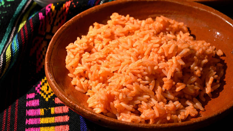 Transform Taco Bell's rice into a cheesy meal with this request