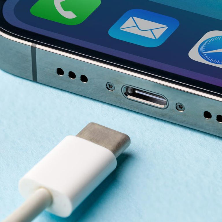 Elon Musk salue l’obligation de l’UE concernant l’USB-C, y voyant une ...