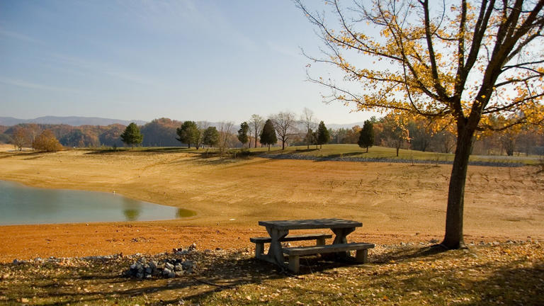 This retro Tennessee town was made for sweater weather