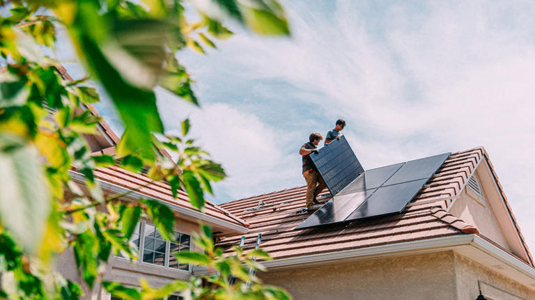Can solar panels replace a home generator? Here's what you need to know