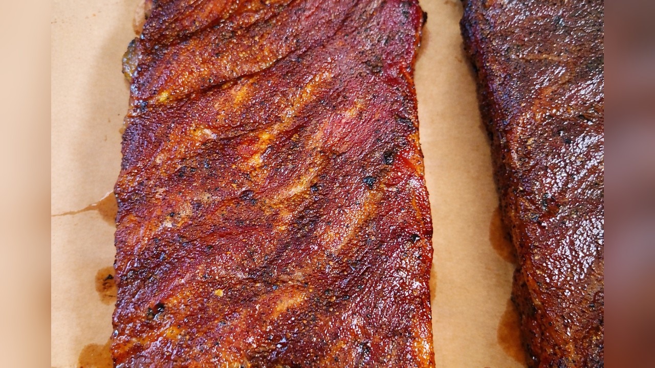 Tommy tests barbecue binders on St. Louis ribs