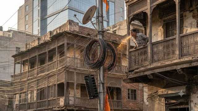 Man spits gutka on electrical wire in MP, dies of burns
