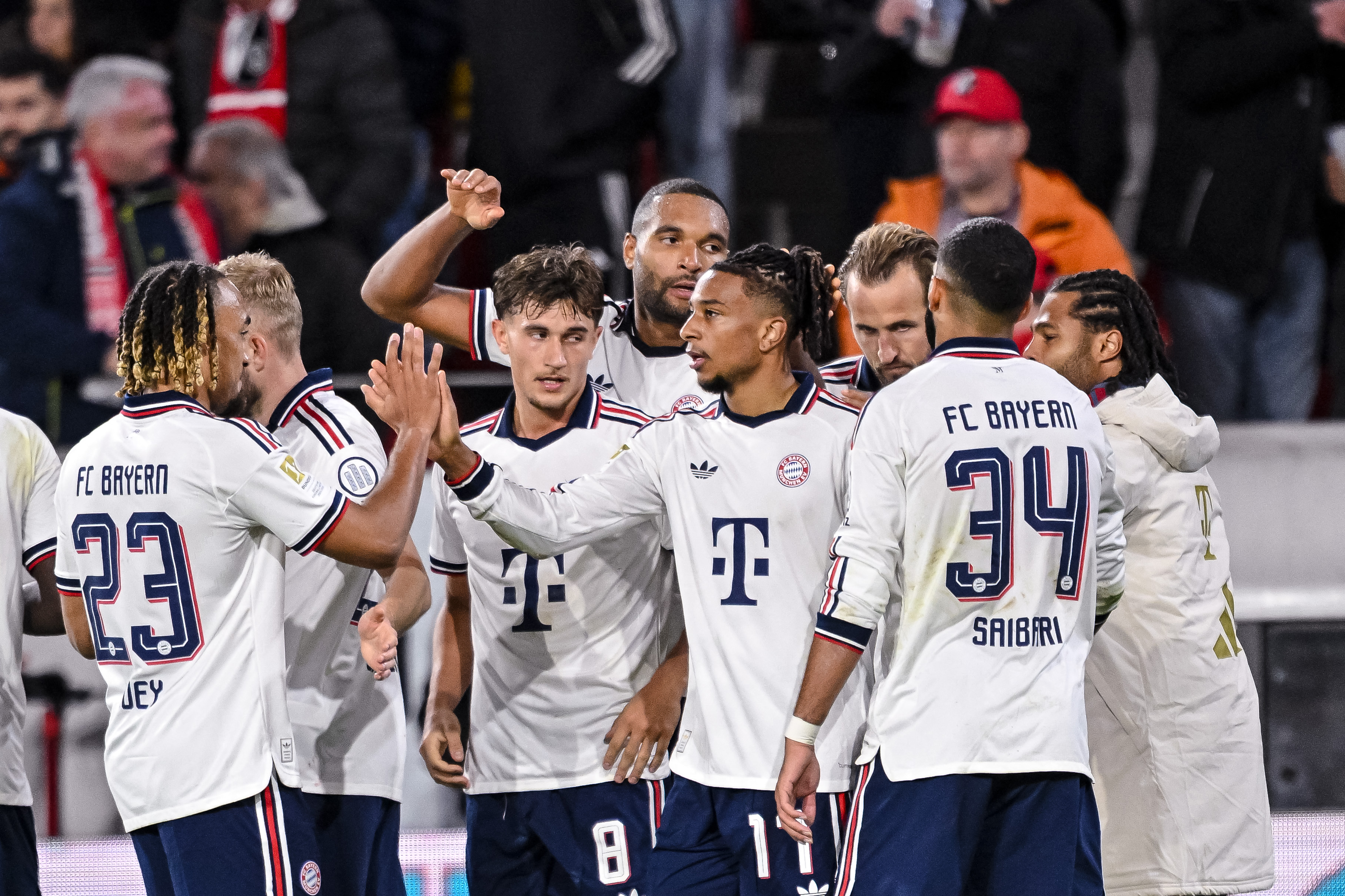 Bayern back on top in Germany after beating Freiburg, Real Madrid visits Barcelona in the Clasico