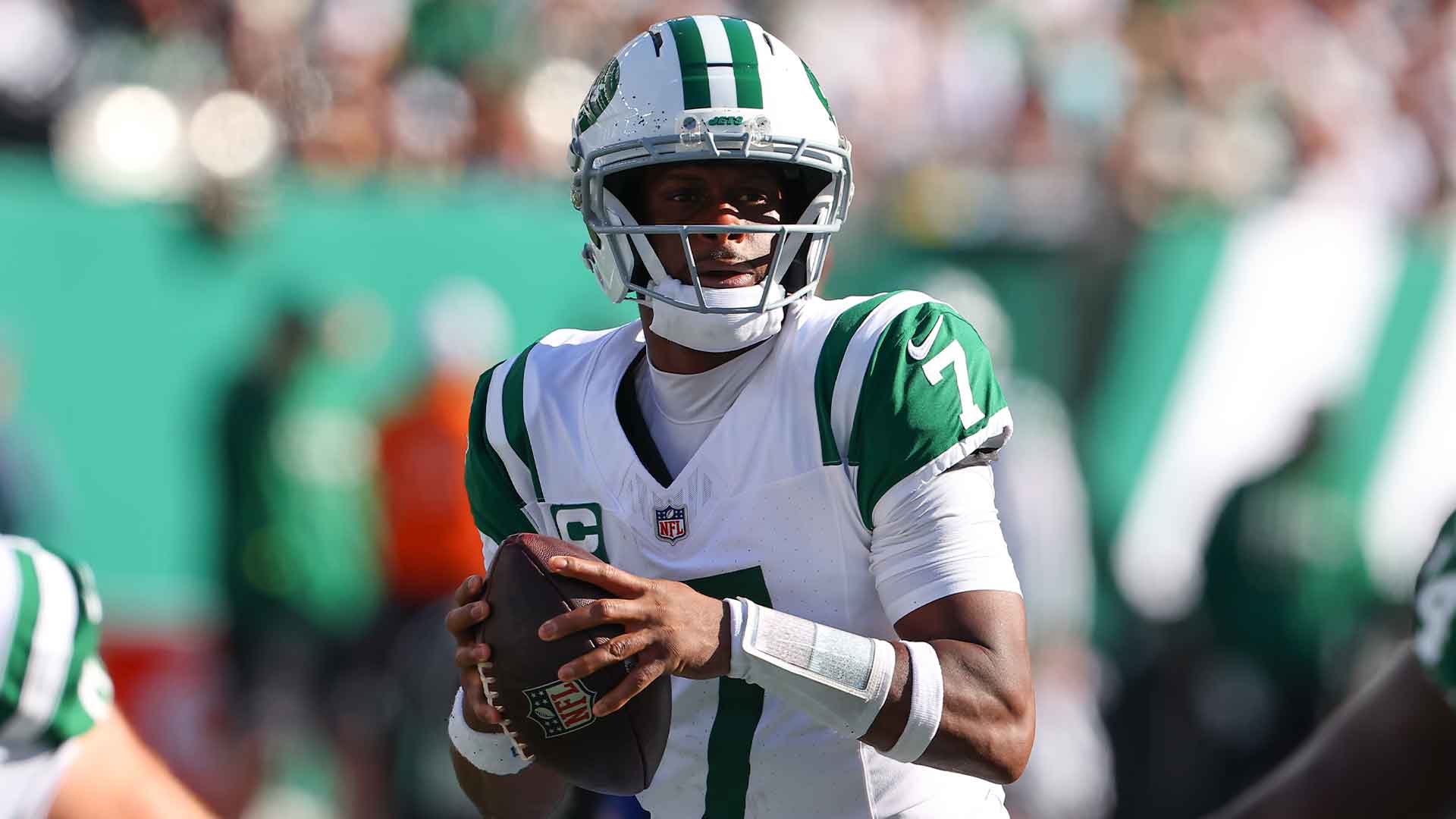 Jets' Geno Smith, Garrett Wilson downplay heated exchange in loss to ...