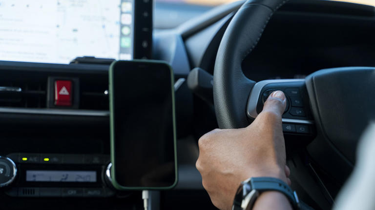 How does cruise control work with manual transmissions?