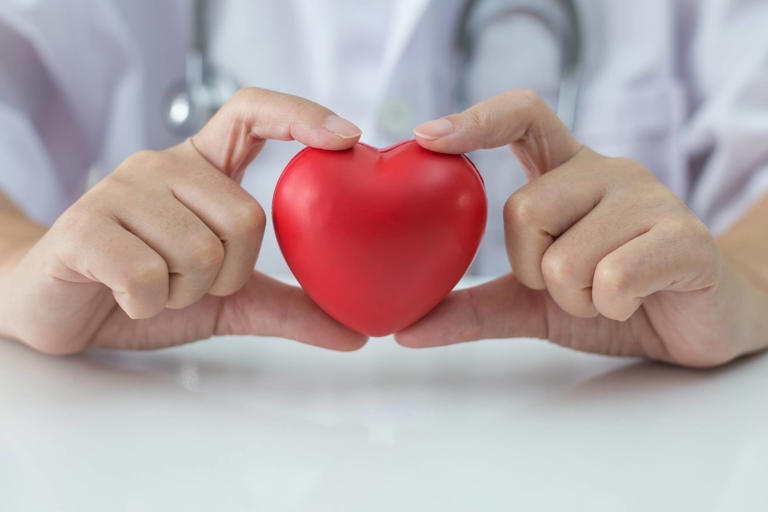 Cardiologist recommends 2-5 minute deep breathing break to boost heart ...