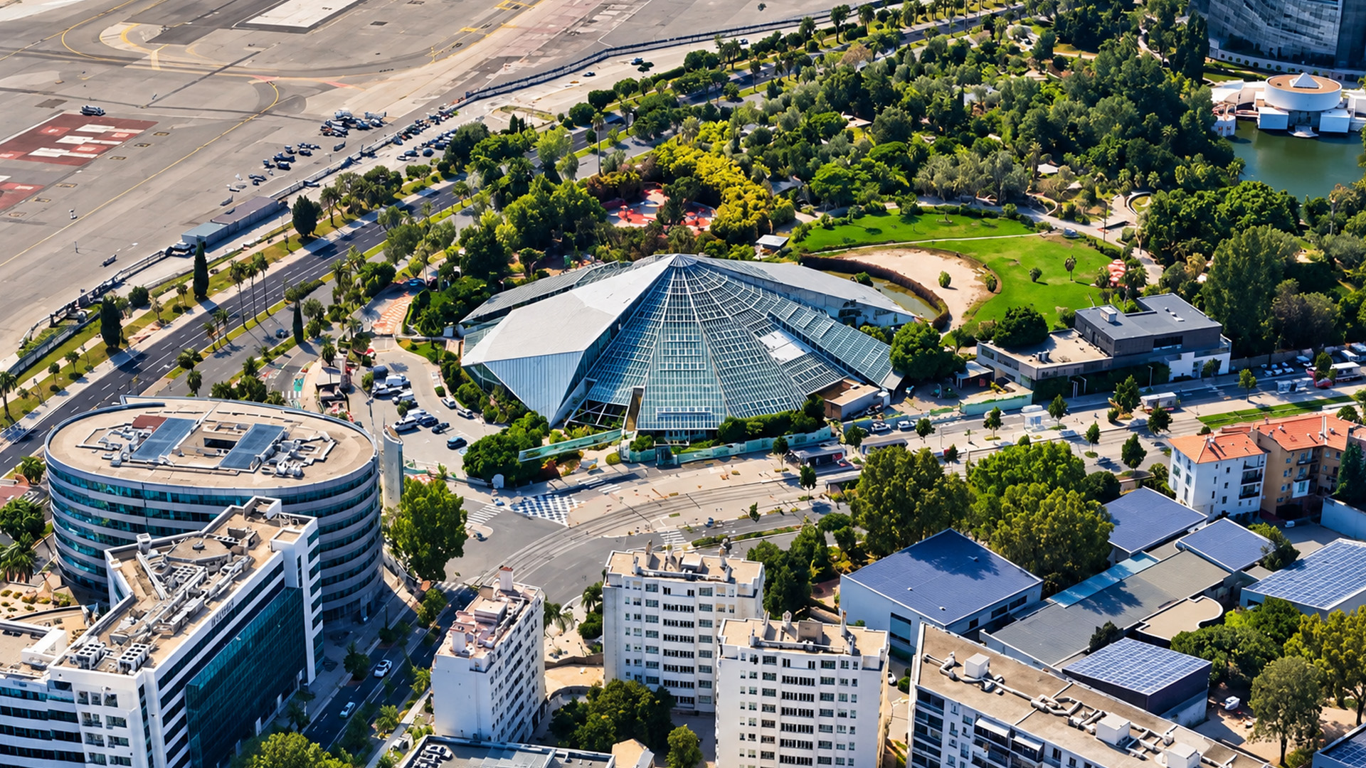 Parc Phoenix creates a tropical pocket inside the urban landscape of Nice