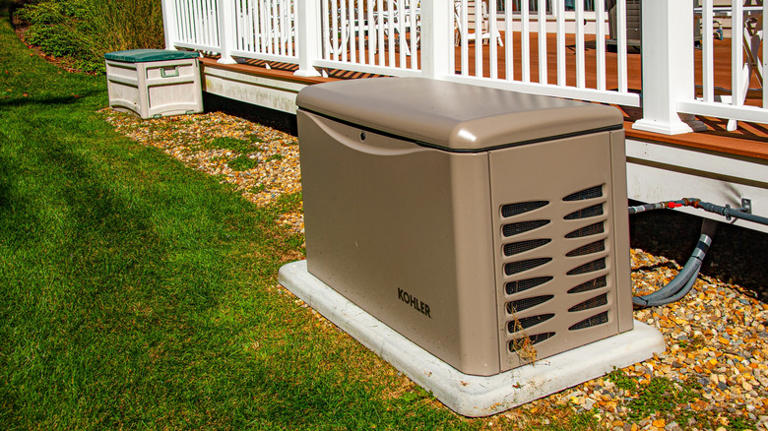 Can solar panels replace a home generator? Here's what you need to know