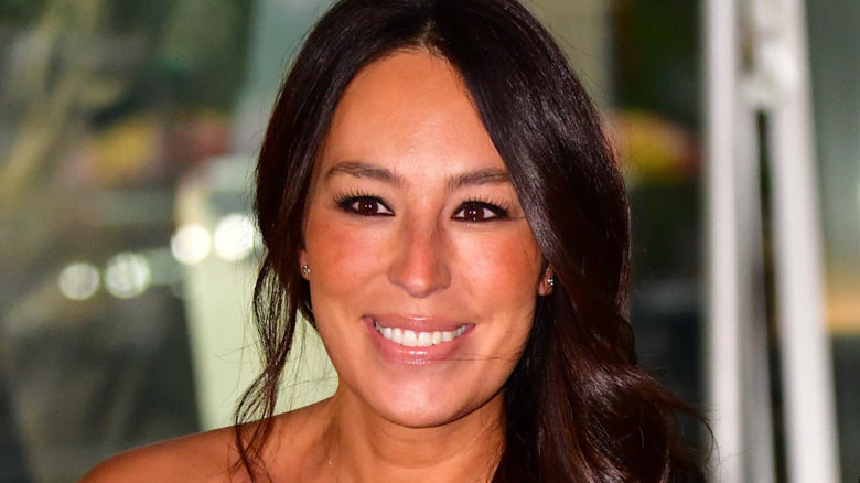 How Joanna Gaines used 3 earthy colors to create a timeless kitchen