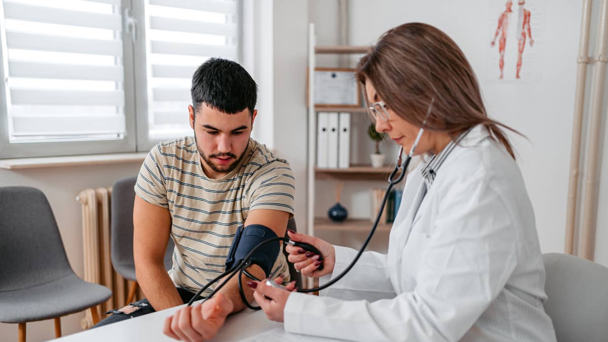 Can a small blood pressure cuff cause a high reading?