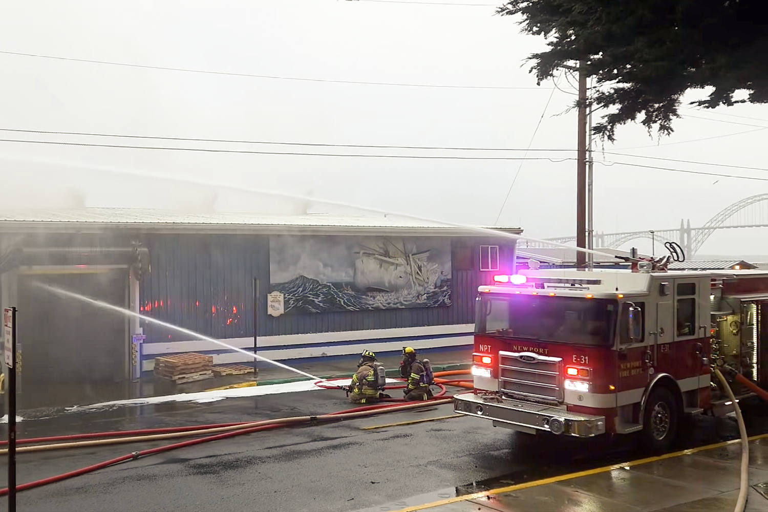 Fears of ammonia contamination prompt evacuations after fire at Oregon ...