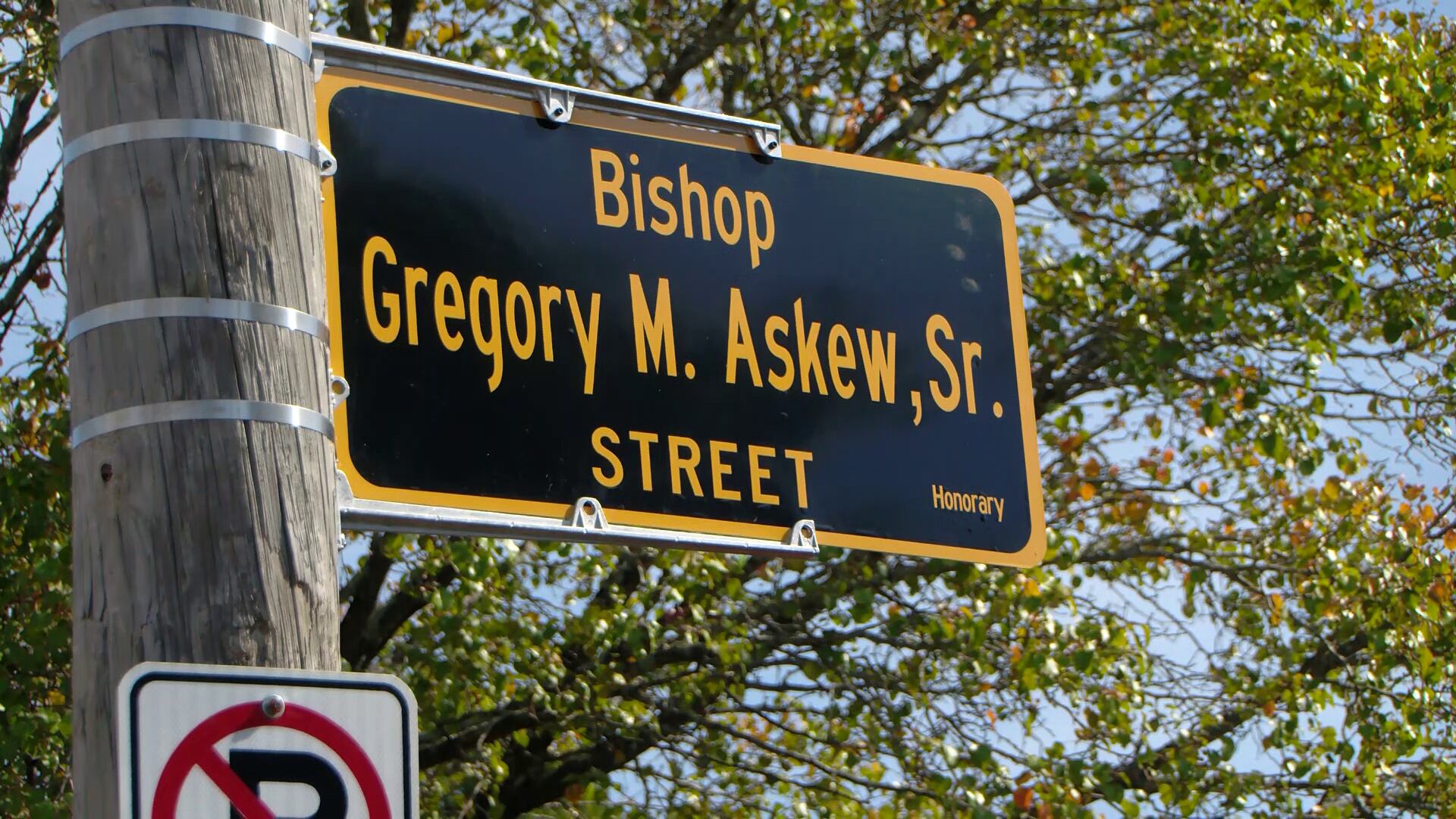 Bishop Askew honorary street naming unveiled