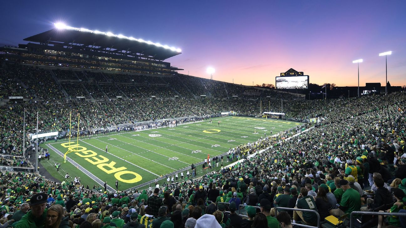 Oregon fires offensive coordinator Drew Mehringer after third straight loss