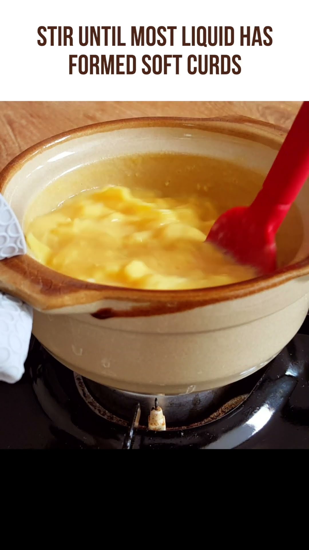 Souffle-like fluffy steamed eggs (aka volcano eggs)