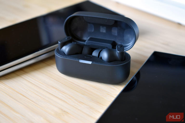 I switched my earbuds to LE Audio on Android, and they lasted 2 hours ...