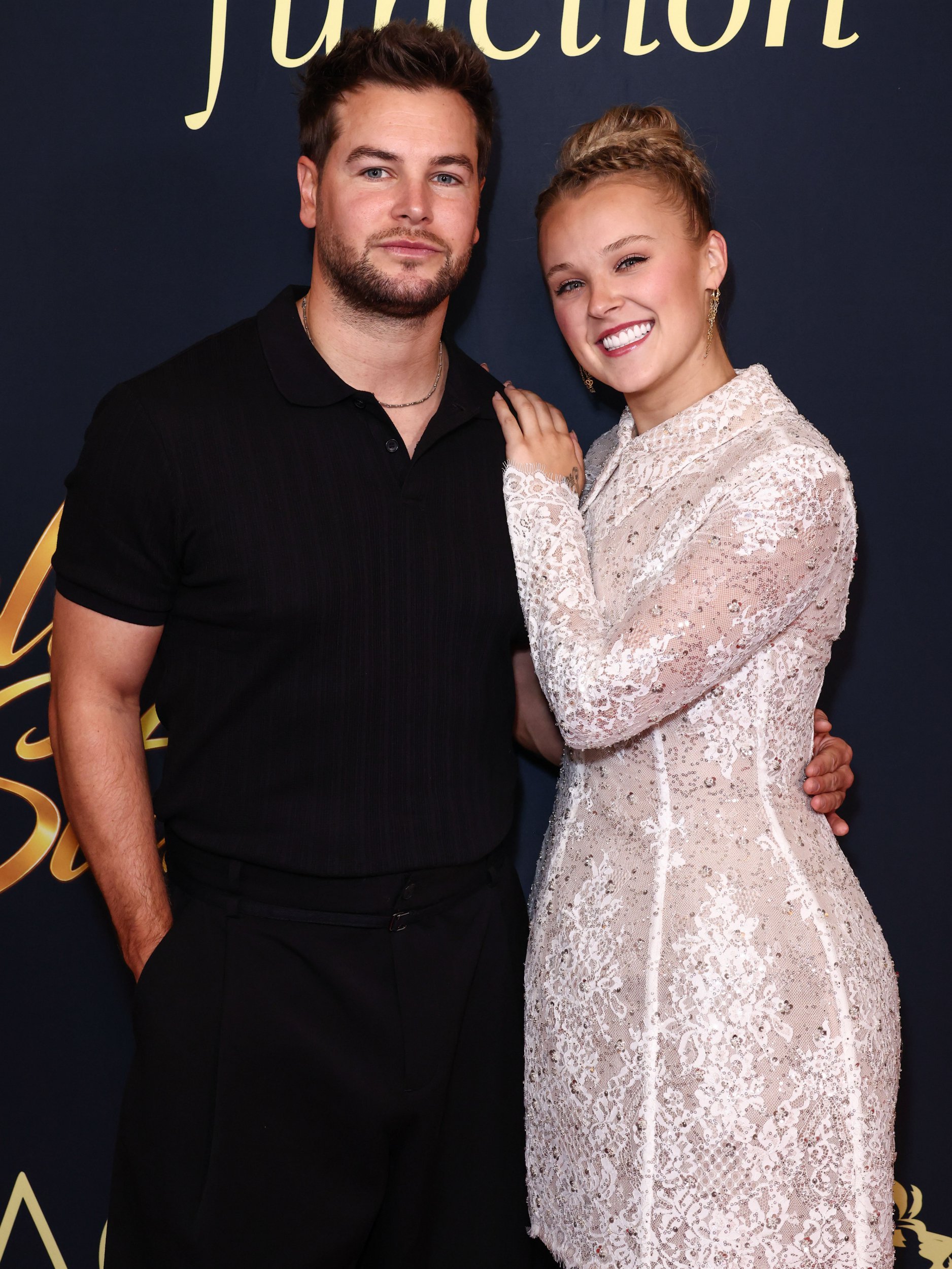 JoJo Siwa and Chris Hughes secretly pick out the exact same engagement ring