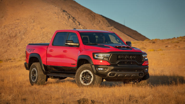 7 cars and trucks that have some of the worst MPG ratings ever