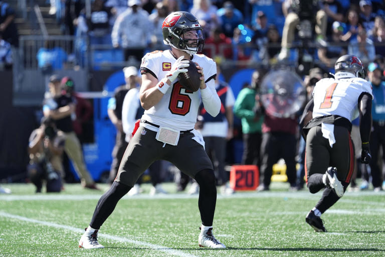 How did former Browns play in Week 7 around the NFL?
