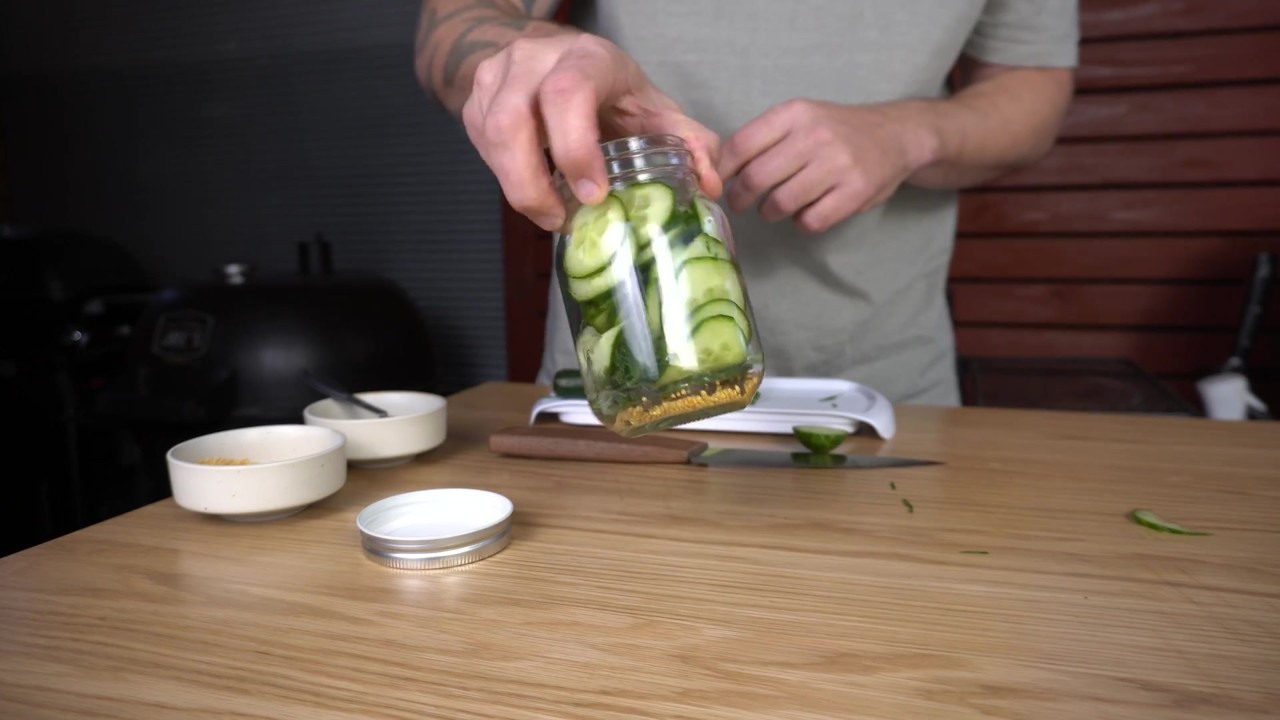 Quick pickling liquid for smoked cheeseburgers