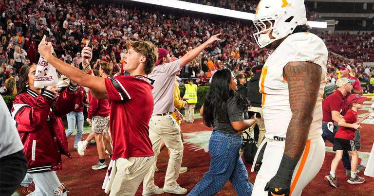 SEC fines South Carolina $500,000 for fans storming field after win ...