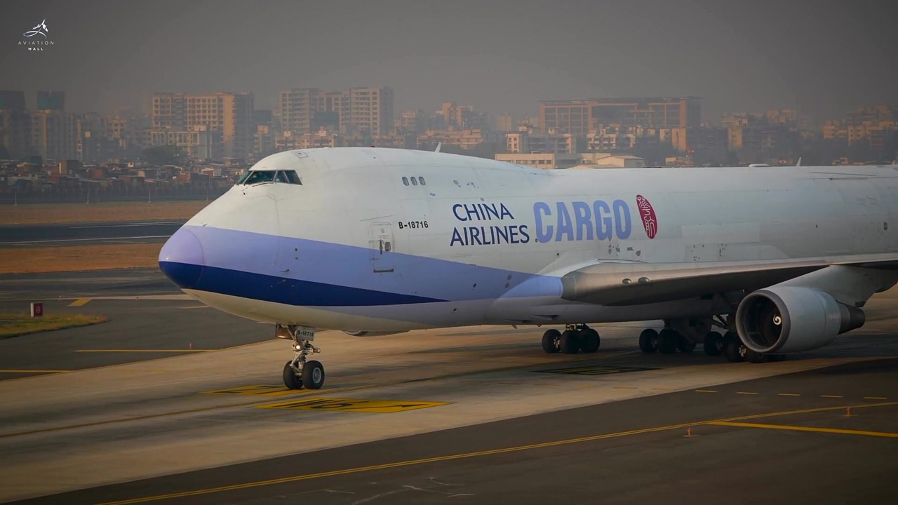Throwback to a Boeing 747-400 at Mumbai International Airport