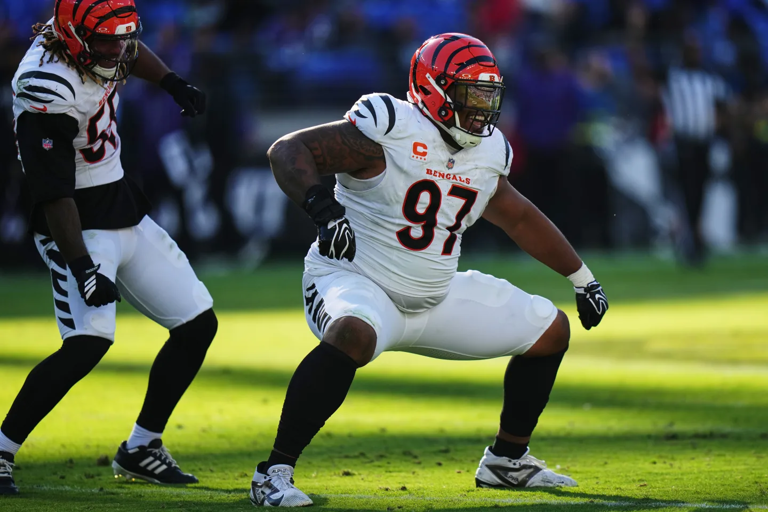 Bengals step up after debilitating first half to complete massive 35-13 ...