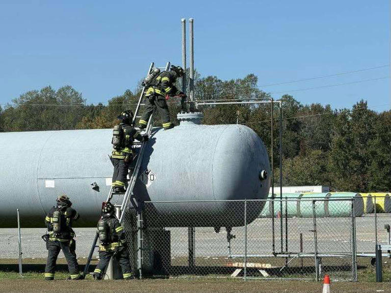 The City of Suffolk Department of Fire & Rescue conducts controlled ...