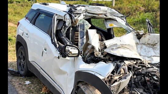 Three killed as speeding truck hits car in Sonepat