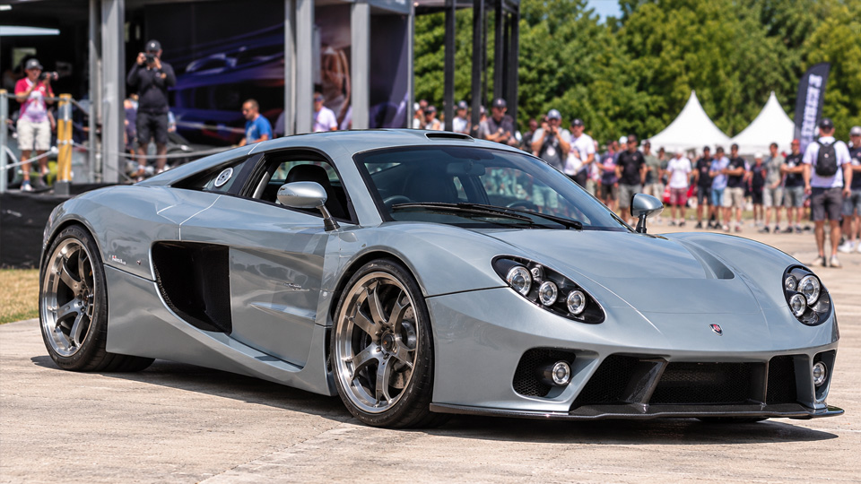 These rare Pagani hypercars unleash two incredible V12 soundtracks