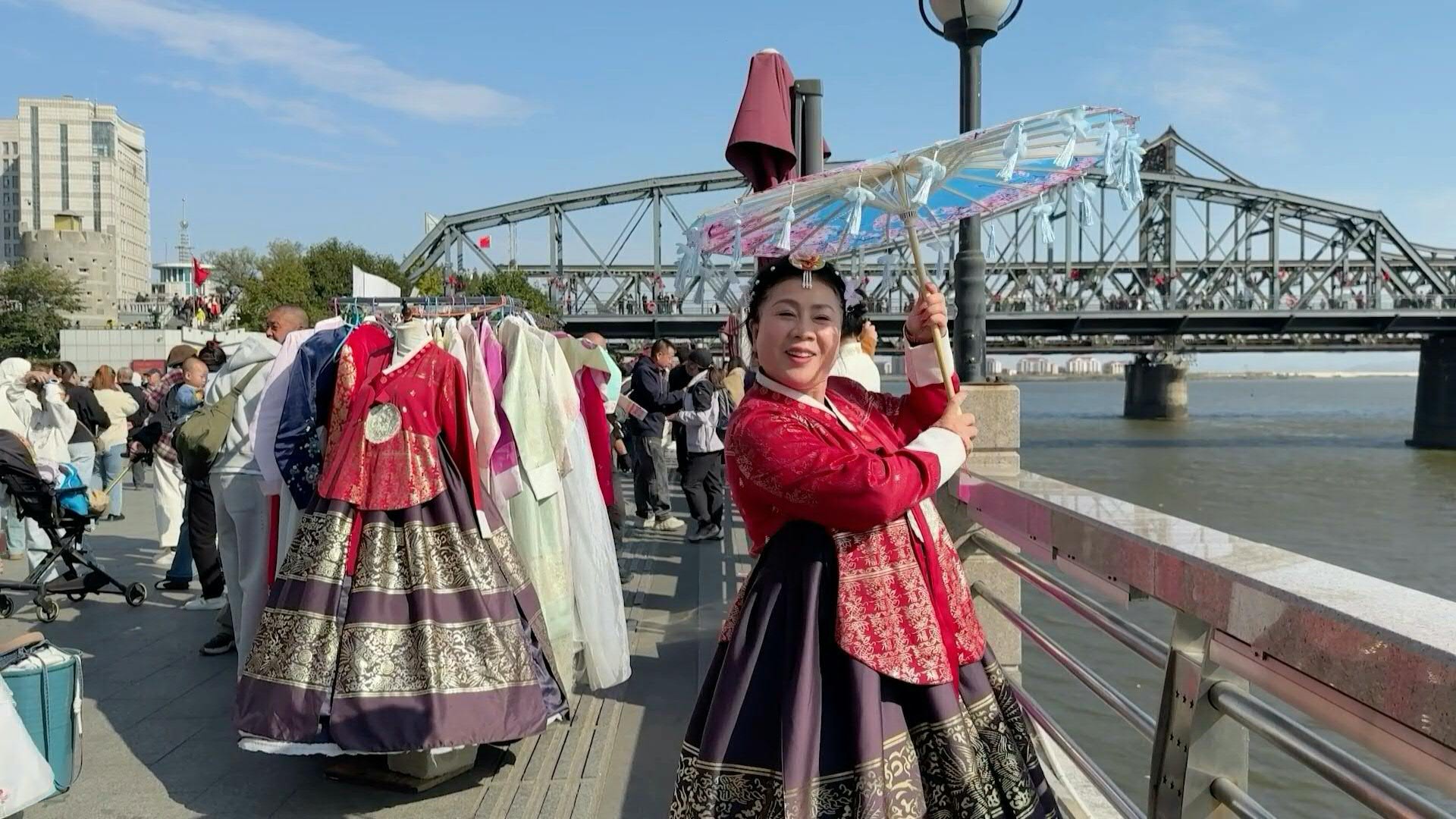People in Chinese border city react to Kim Jong Un's unexpected visit