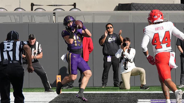 Aiden Chiles, Northwestern ground game crush Rutgers 42-14