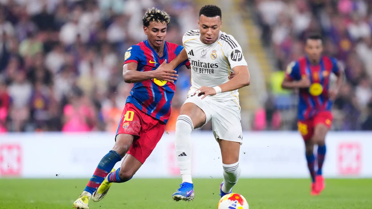 Who is the referee for Barcelona vs. Real Madrid El Clasico?