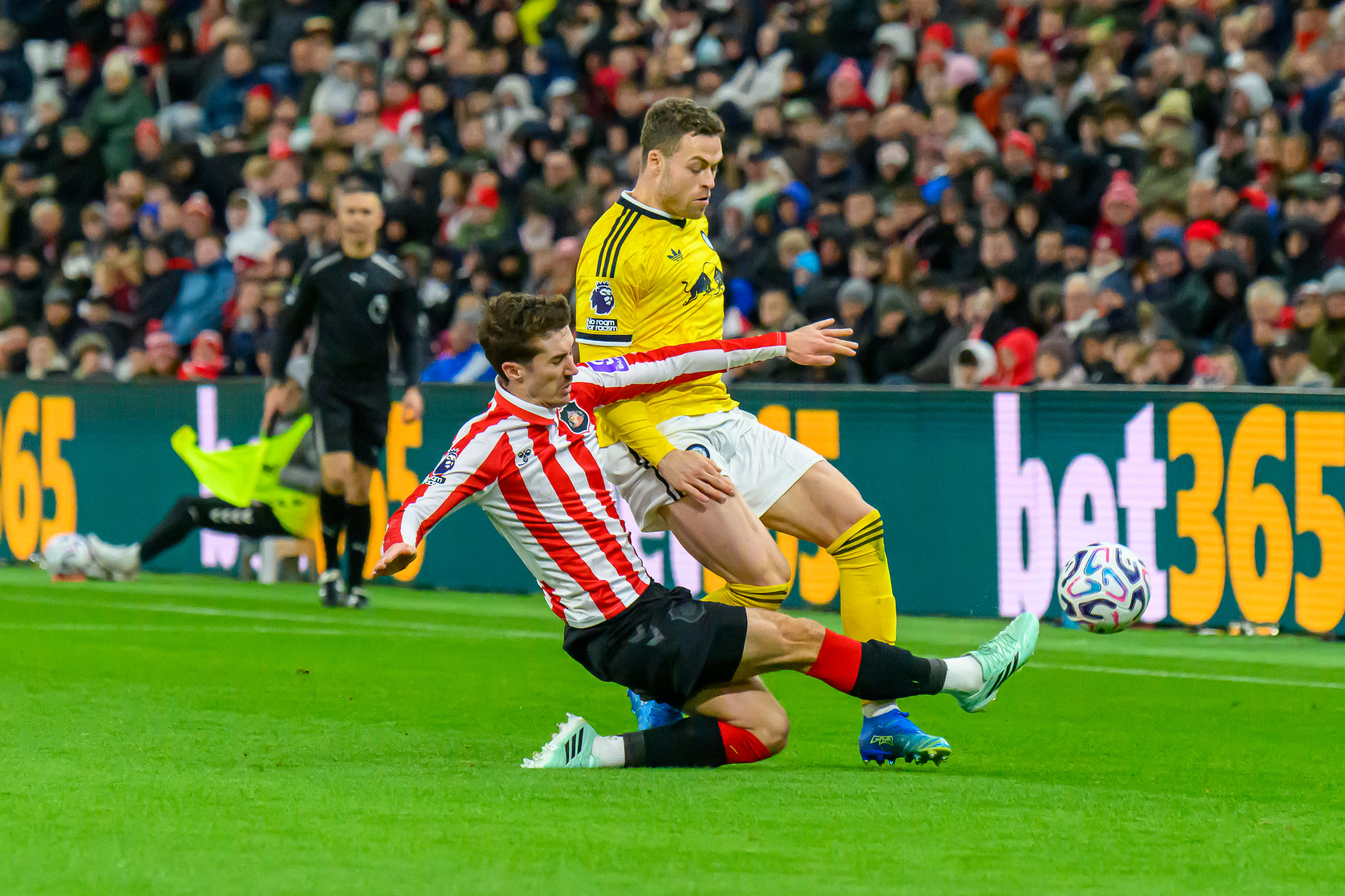 I just watched Sunderland's draw with Leeds United and this is what I ...