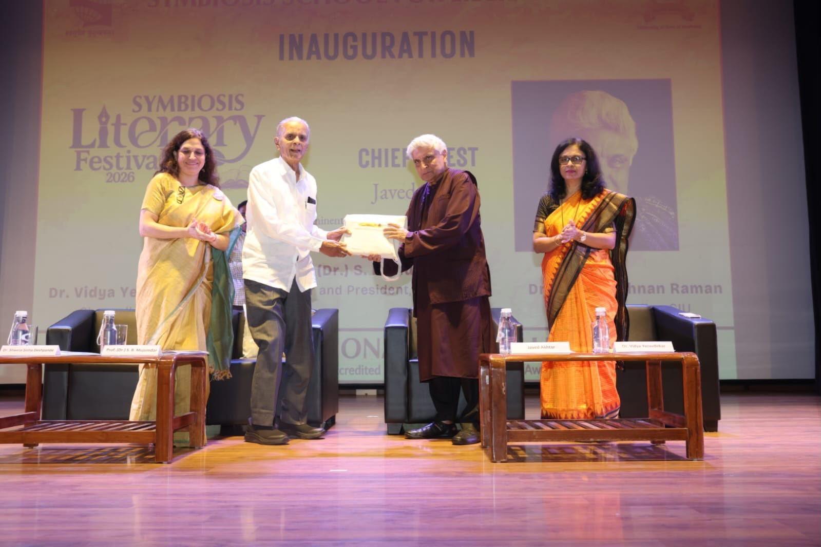 Javed Akhtar expresses concern over shrinking vocabulary & weakening ...