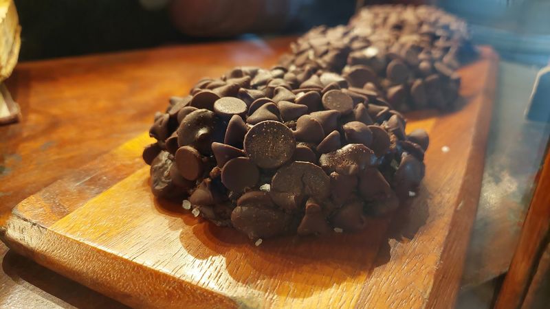 12 bakeries with the most addictive chocolate chip cookies
