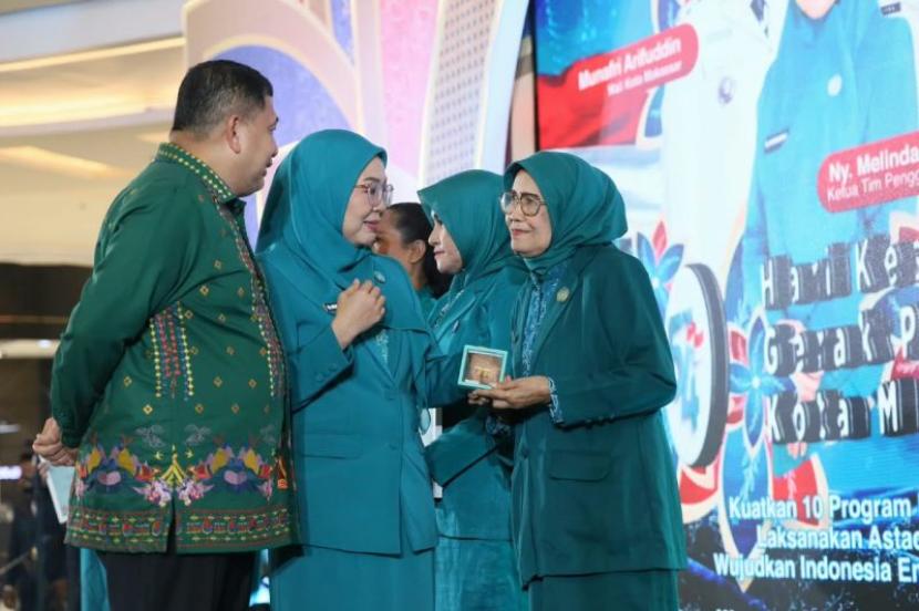 Dedikasi hingga 28 tahun, tujuh kader PKK Makassar raih penghargaan ...