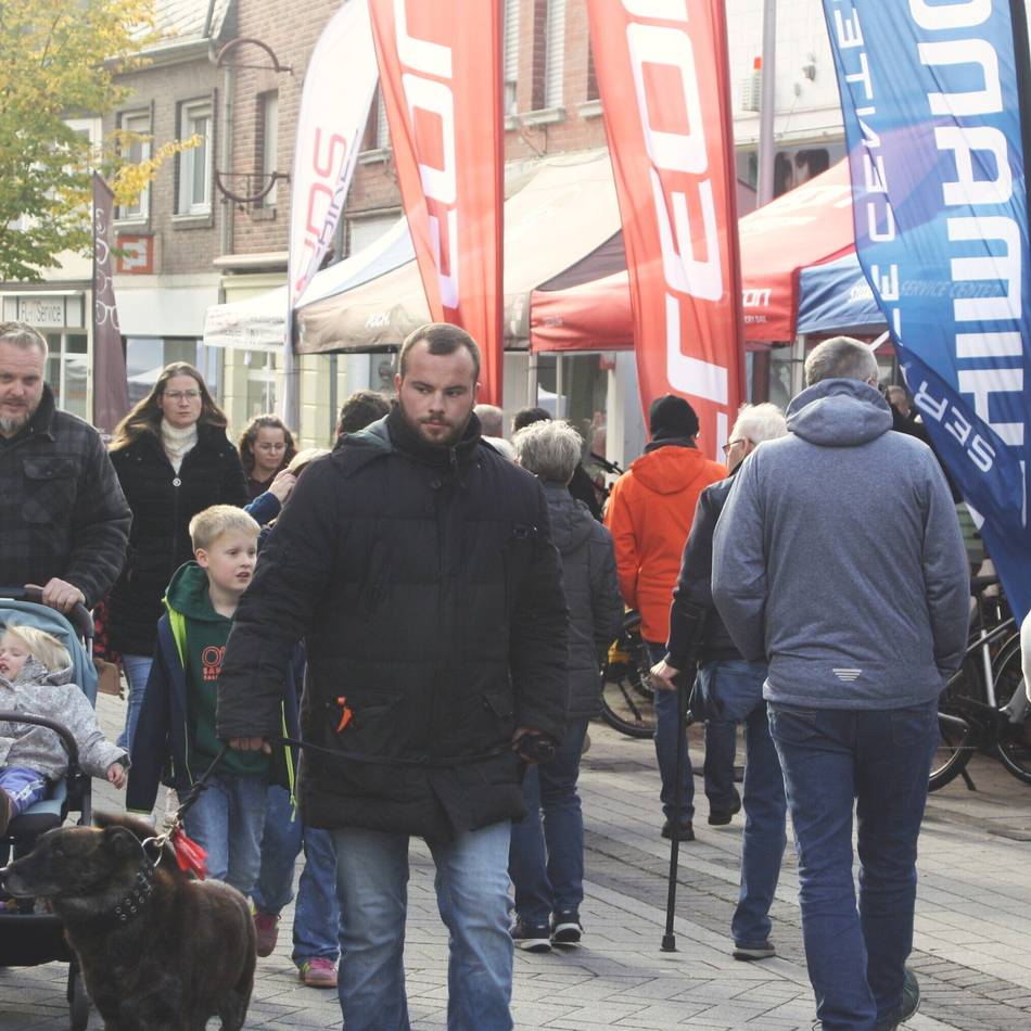 Ferkesmarkt lockt mit Ferkelrennen
