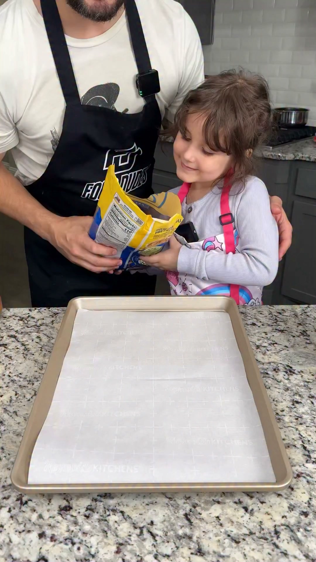Chocolate pretzel bark