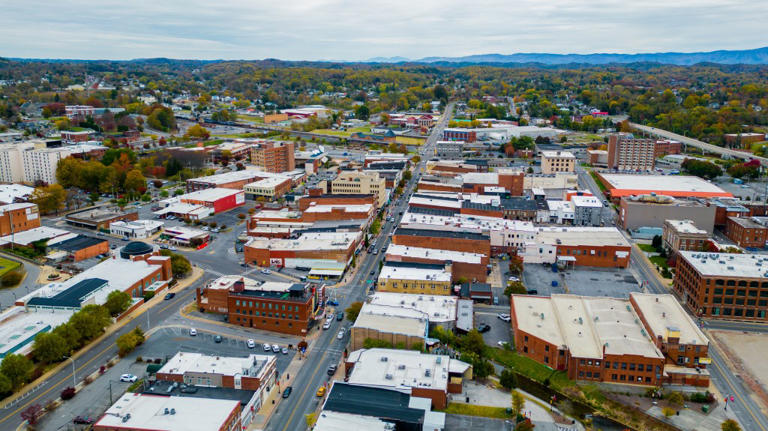 This retro Tennessee town was made for sweater weather