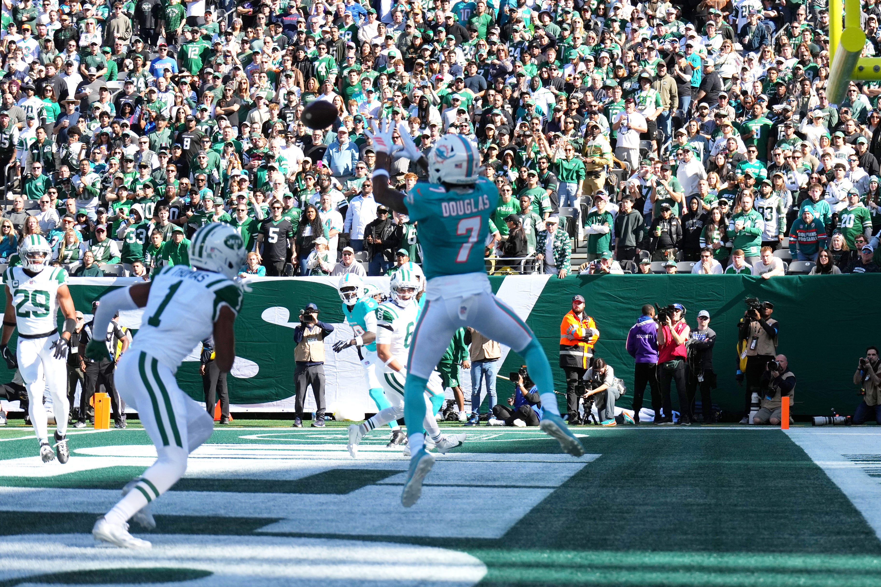 Jeff Hafley's bold 4th-down gamble seals Dolphins' win over Jets