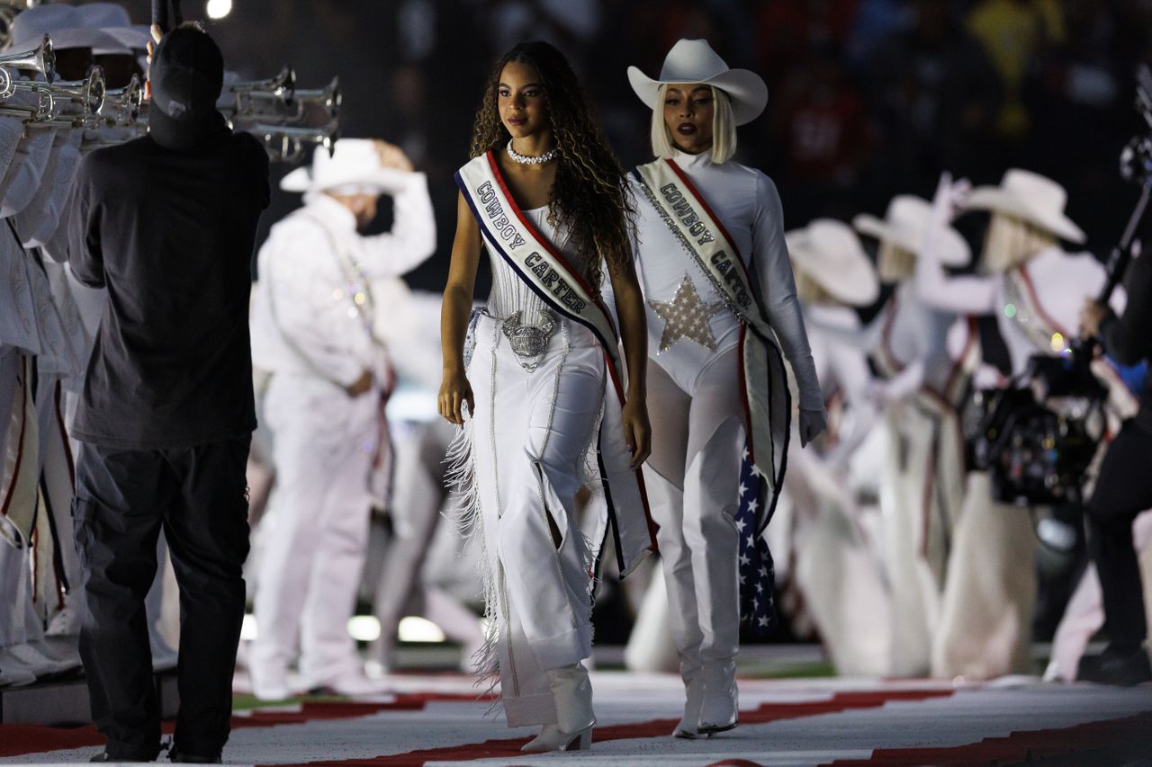 Beyoncé is the proudest mom cheering on lookalike daughter Blue Ivy, 14 ...